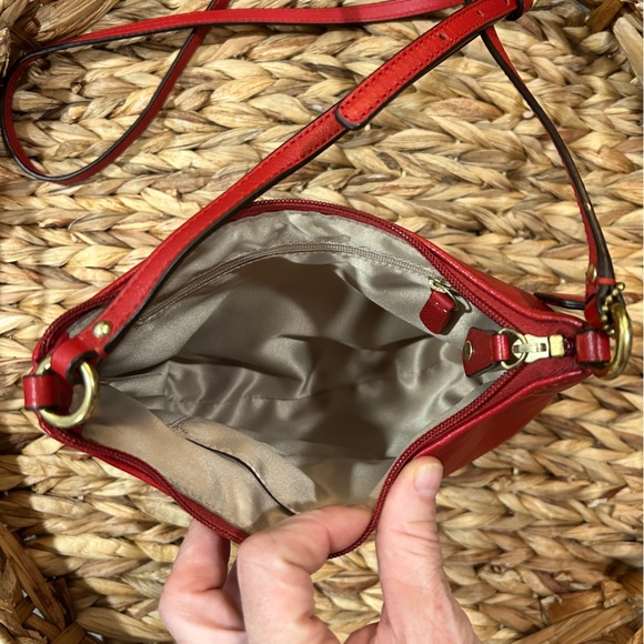 ON HOLD FOR CRYSTAL✨Coach Ashley Leather Cherry Red Swingpack Crossbody EUC - Picture 6 of 13